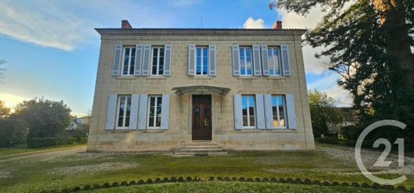 Maison à vendre  10 pièces - 384 m 2   LANGON  - 33