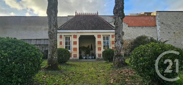 Maison à vendre  10 pièces - 384 m 2   LANGON  - 33