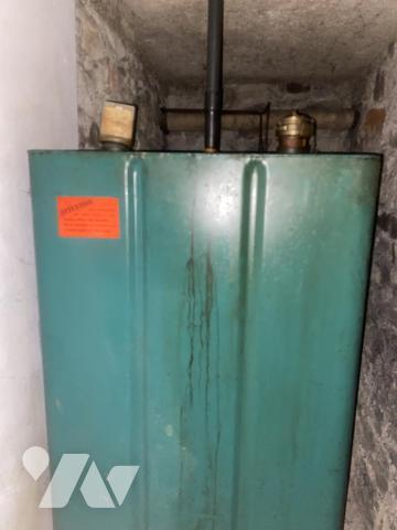 Proche bourg tous commerces, MAISON avec TERRAIN