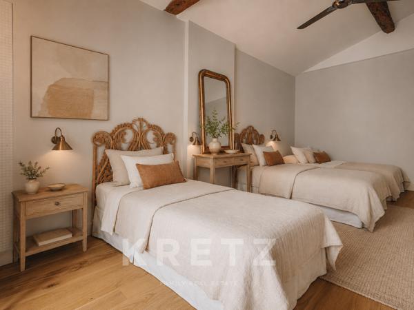 Rare à Carcassonne, cet appartement de 280 m² conjugue élégance, volumes remarquables et terrasse de 50 m² en plein centre-ville.