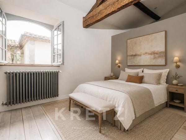 Rare à Carcassonne, cet appartement de 280 m² conjugue élégance, volumes remarquables et terrasse de 50 m² en plein centre-ville.