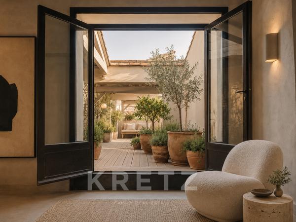 Rare à Carcassonne, cet appartement de 280 m² conjugue élégance, volumes remarquables et terrasse de 50 m² en plein centre-ville.