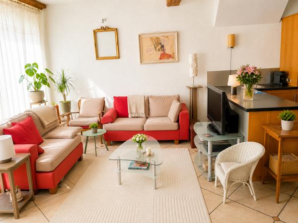 Appartement
         3 pièces
        - 63 m² Exclusivité 310 000 € *