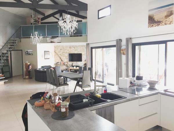 BELLE VILLA CONTEMPORAINE DE 5 CHAMBRES