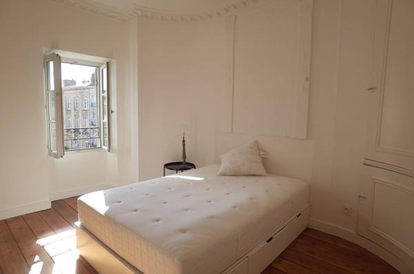 Location T2 bis meublé – Quartier historique Saint-Pierre, Bordeaux
