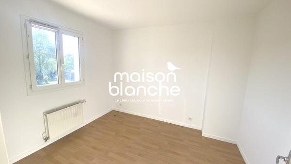VILLENAVE D'ORNON CHAMBERY/TRIGAN:MAISON DE VILLE T4 LIBRE  AVEC  JARDIN, GARAGE ET PARKING!