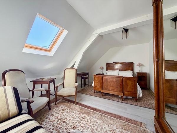 Maison rénovée avec vie de plain-pied + Dépendance à rénover, le tout sur un terrain de 2 533 m².