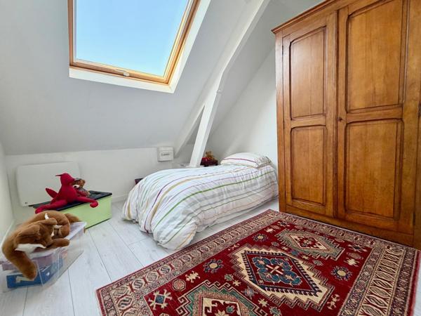 Maison rénovée avec vie de plain-pied + Dépendance à rénover, le tout sur un terrain de 2 533 m².