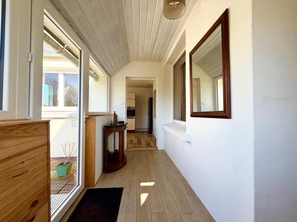 Maison rénovée avec vie de plain-pied + Dépendance à rénover, le tout sur un terrain de 2 533 m².
