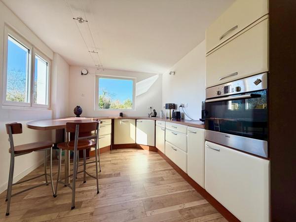 Maison rénovée avec vie de plain-pied + Dépendance à rénover, le tout sur un terrain de 2 533 m².
