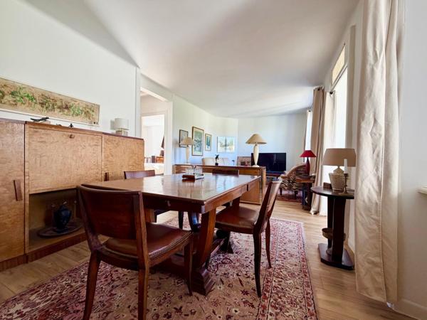 Maison rénovée avec vie de plain-pied + Dépendance à rénover, le tout sur un terrain de 2 533 m².