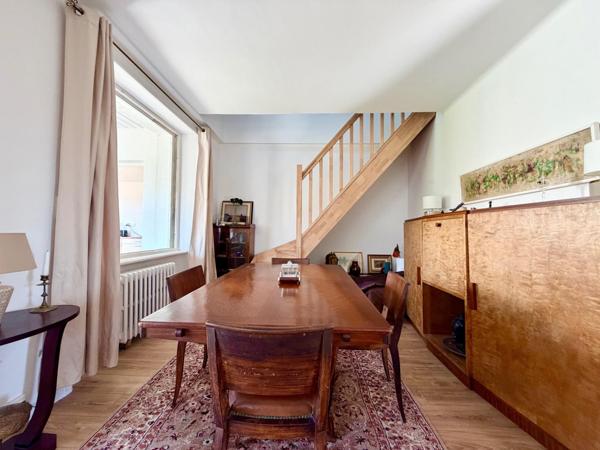Maison rénovée avec vie de plain-pied + Dépendance à rénover, le tout sur un terrain de 2 533 m².