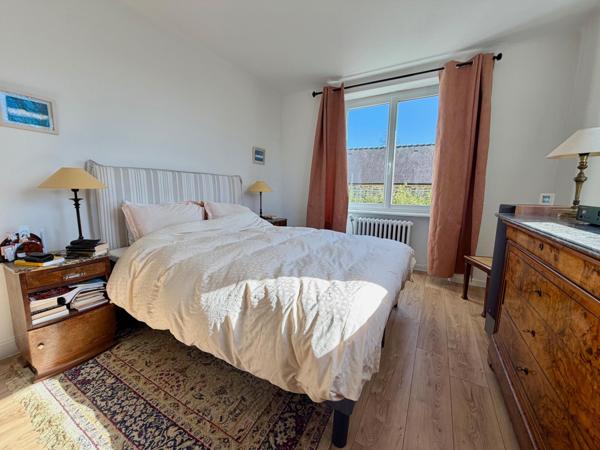 Maison rénovée avec vie de plain-pied + Dépendance à rénover, le tout sur un terrain de 2 533 m².