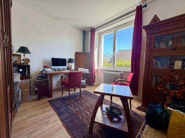 Maison rénovée avec vie de plain-pied + Dépendance à rénover, le tout sur un terrain de 2 533 m².