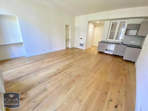 Appartement à louer 3 pièces 72.2m² Toulon (83000)