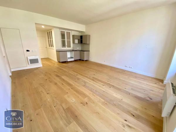 Appartement à louer 3 pièces 72.2m² Toulon (83000)