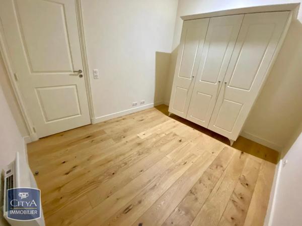 Appartement à louer 3 pièces 72.2m² Toulon (83000)