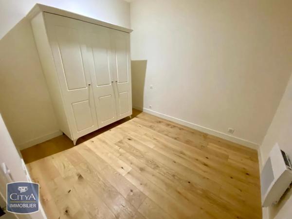 Appartement à louer 3 pièces 72.2m² Toulon (83000)