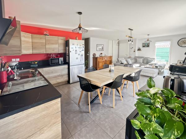 Maison récente de 2020 à vendre à Challans avec terrasse et terrain clos