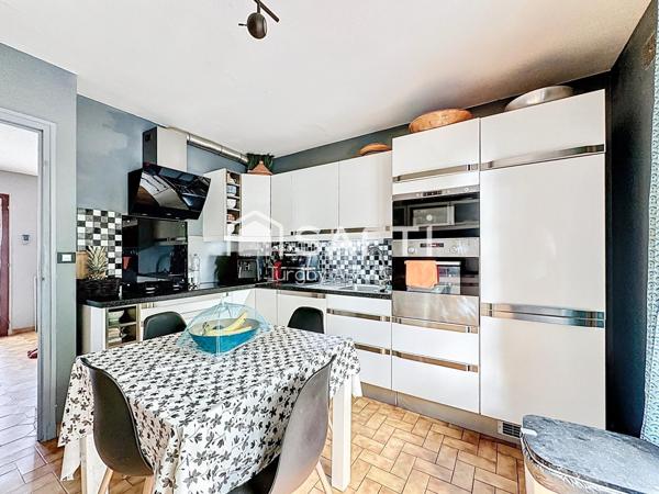 Maison familiale 5 chambres, piscine, au calme