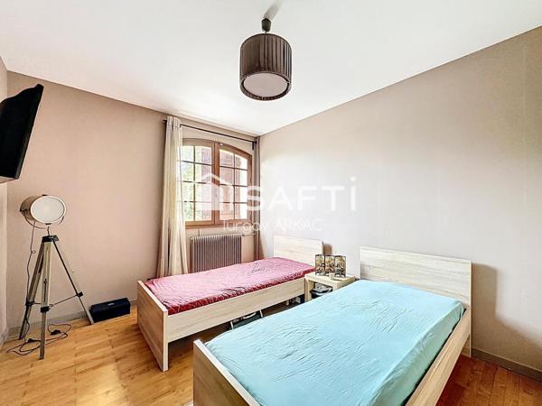 Maison familiale 5 chambres, piscine, au calme