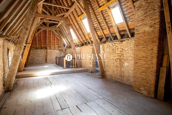 Ravissant manoir en Bergeracois sur plus de 7 hectares de bois et prés, BERGERAC