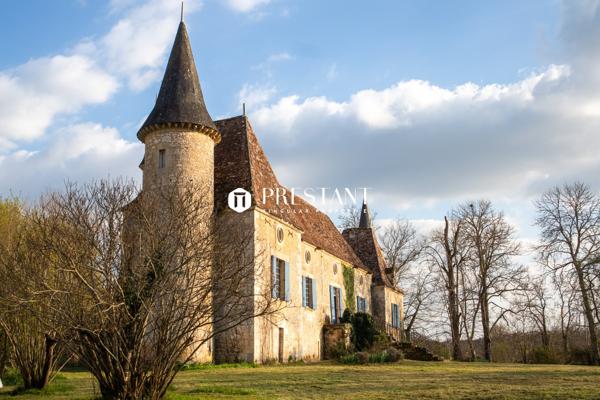 Ravissant manoir en Bergeracois sur plus de 7 hectares de bois et prés, BERGERAC