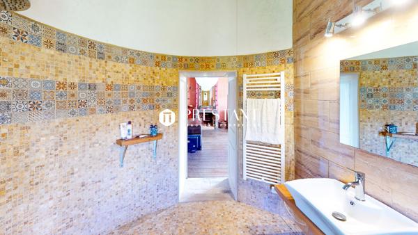 Ravissant manoir en Bergeracois sur plus de 7 hectares de bois et prés, BERGERAC
