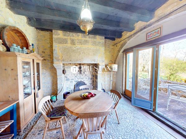 Ravissant manoir en Bergeracois sur plus de 7 hectares de bois et prés, BERGERAC