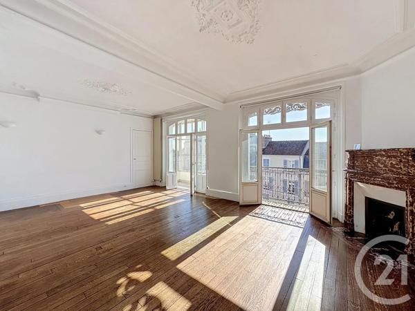 Appartement 4 Pièces à vendre  4 pièces - 103,27 m 2   FONTAINEBLEAU  - 77