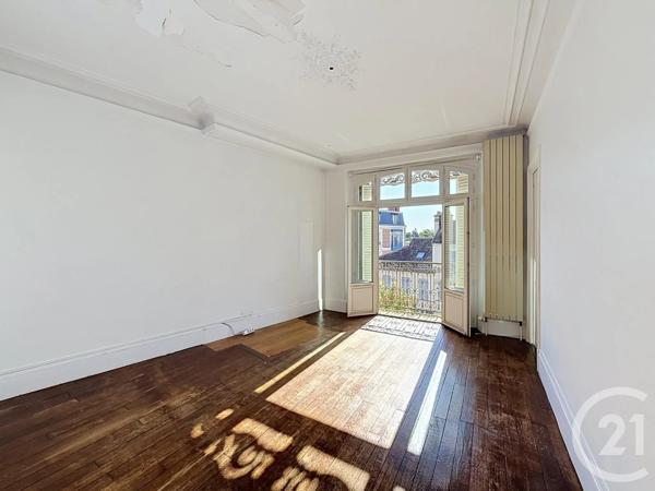 Appartement 4 Pièces à vendre  4 pièces - 103,27 m 2   FONTAINEBLEAU  - 77