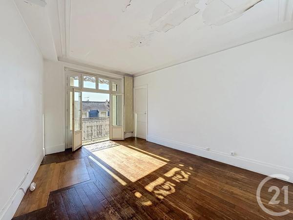 Appartement 4 Pièces à vendre  4 pièces - 103,27 m 2   FONTAINEBLEAU  - 77