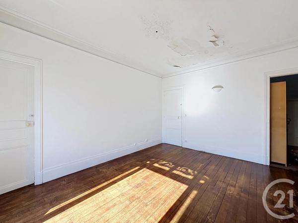 Appartement 4 Pièces à vendre  4 pièces - 103,27 m 2   FONTAINEBLEAU  - 77