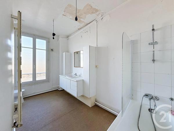 Appartement 4 Pièces à vendre  4 pièces - 103,27 m 2   FONTAINEBLEAU  - 77