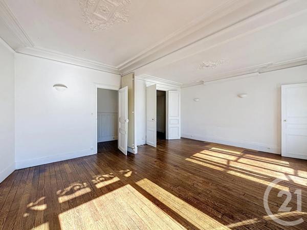 Appartement 4 Pièces à vendre  4 pièces - 103,27 m 2   FONTAINEBLEAU  - 77