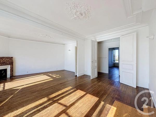 Appartement 4 Pièces à vendre  4 pièces - 103,27 m 2   FONTAINEBLEAU  - 77