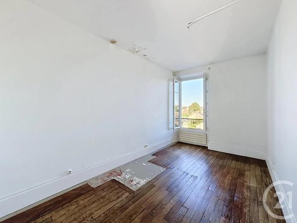 Appartement 4 Pièces à vendre  4 pièces - 103,27 m 2   FONTAINEBLEAU  - 77