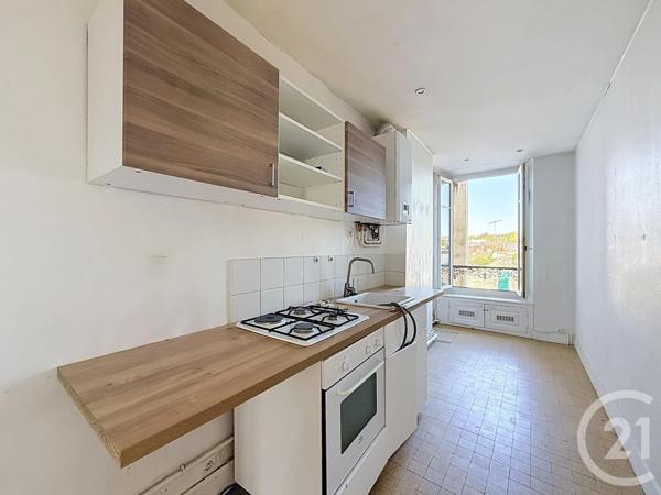 Appartement 4 Pièces à vendre  4 pièces - 103,27 m 2   FONTAINEBLEAU  - 77