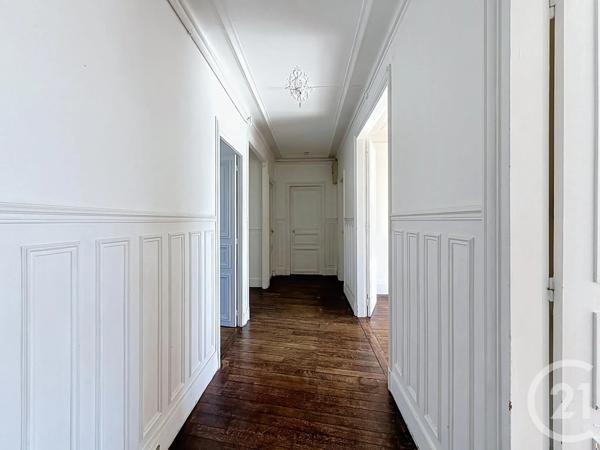 Appartement 4 Pièces à vendre  4 pièces - 103,27 m 2   FONTAINEBLEAU  - 77