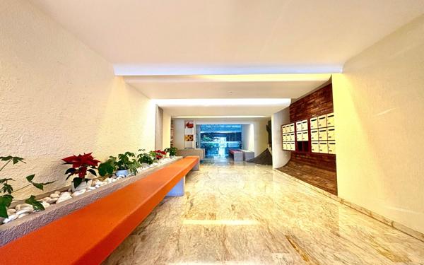 Appartement à vendre    2 pièces • 40 m2 Le Cannet