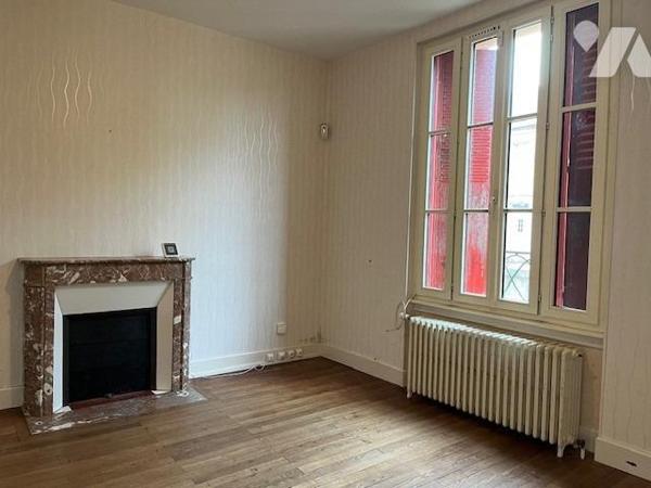 Maison BOURBON L'ARCHAMBAULT 03160