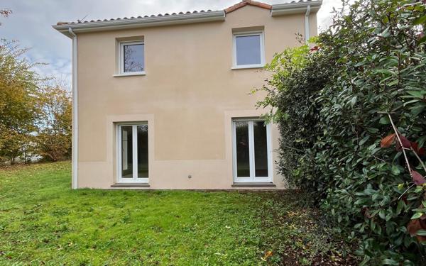 Maison à vendre    5 pièces •  Chauray