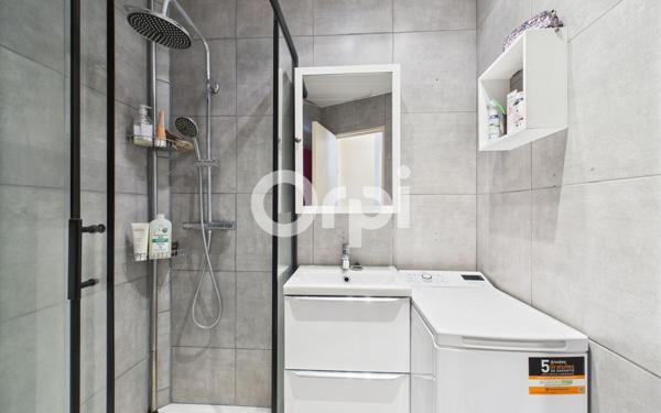Appartement à vendre    1 pièce • 27,60 m2 Mandelieu-la-Napoule