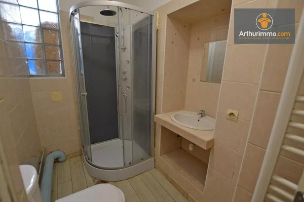 Vente                                                      Maison de village
                        
                     3 pièces                      65 m2                     à Duras