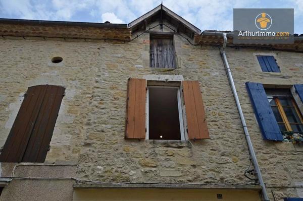 Vente                                                      Maison de village
                        
                     3 pièces                      65 m2                     à Duras