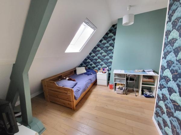 Maison très bien entretenue ! 4 chambres dans quartier pavillonnaire recherché de la Basilique. AU CALME