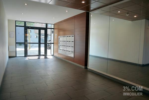 Bel appartement récent T1 Bis, Balcon, 2 Parkings, Cave Rezé (44400)