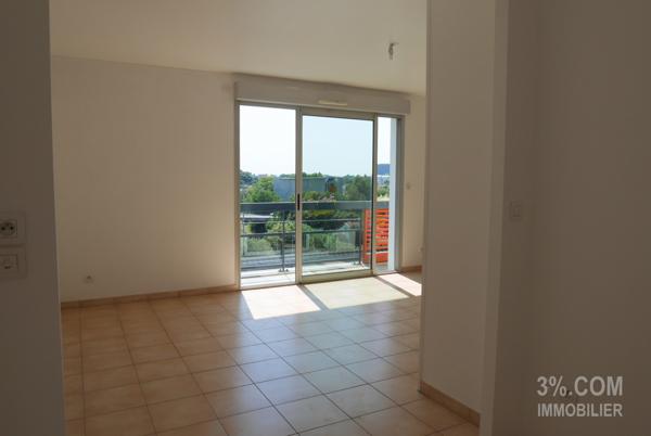 Bel appartement récent T1 Bis, Balcon, 2 Parkings, Cave Rezé (44400)