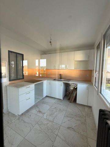 Maison, 94 m2 entièrement rénovée à Bois-Guillaume - 348 000  DPE D