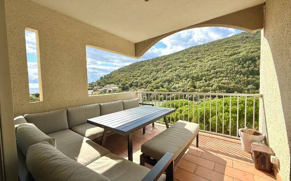 Appartement à vendre    4 pièces • 110 m2 Santa-Maria-di-Lota